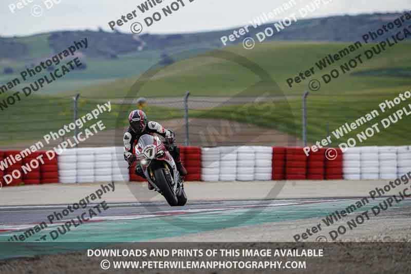 cadwell no limits trackday;cadwell park;cadwell park photographs;cadwell trackday photographs;enduro digital images;event digital images;eventdigitalimages;navarra;no limits trackdays;peter wileman photography;racing digital images;trackday digital images;trackday photos